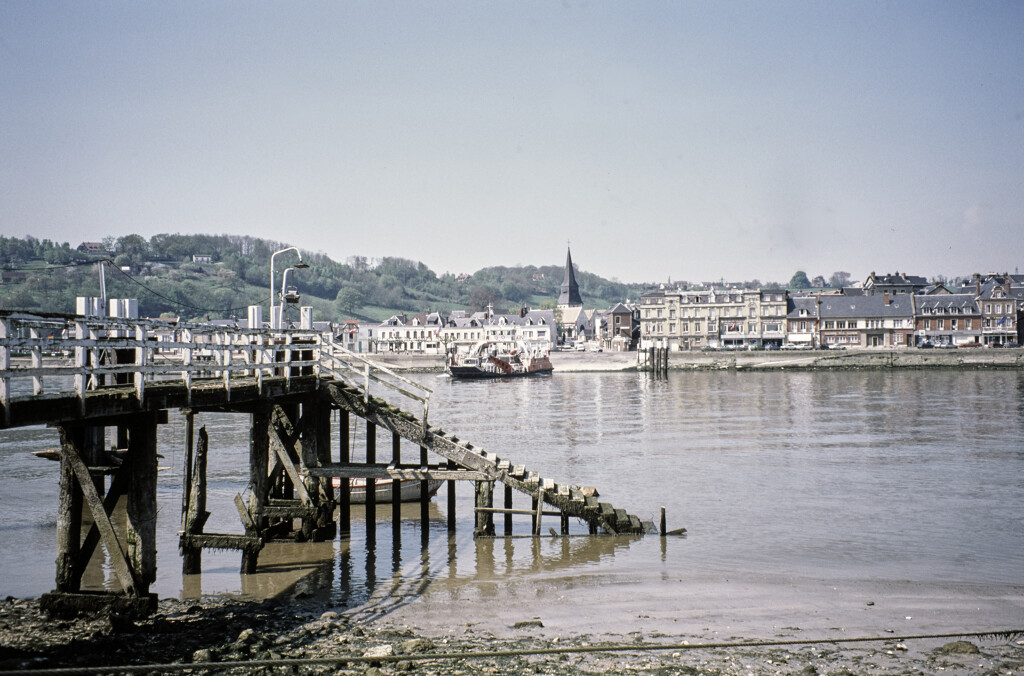 Vue de Duclair depuis la rive Sud