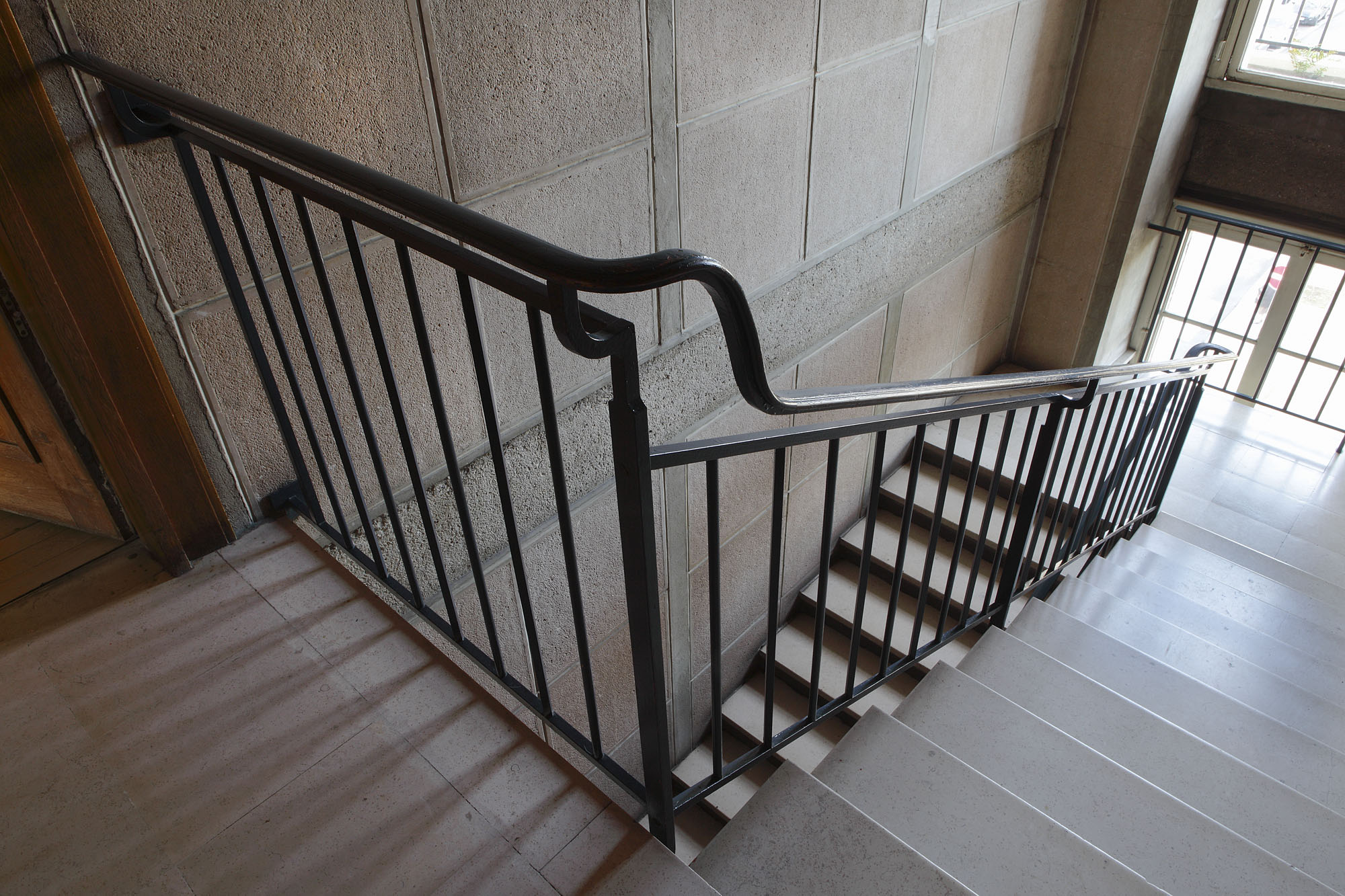 Dernière volée et palier d’un escalier de l’îlot V41, photographie 2014