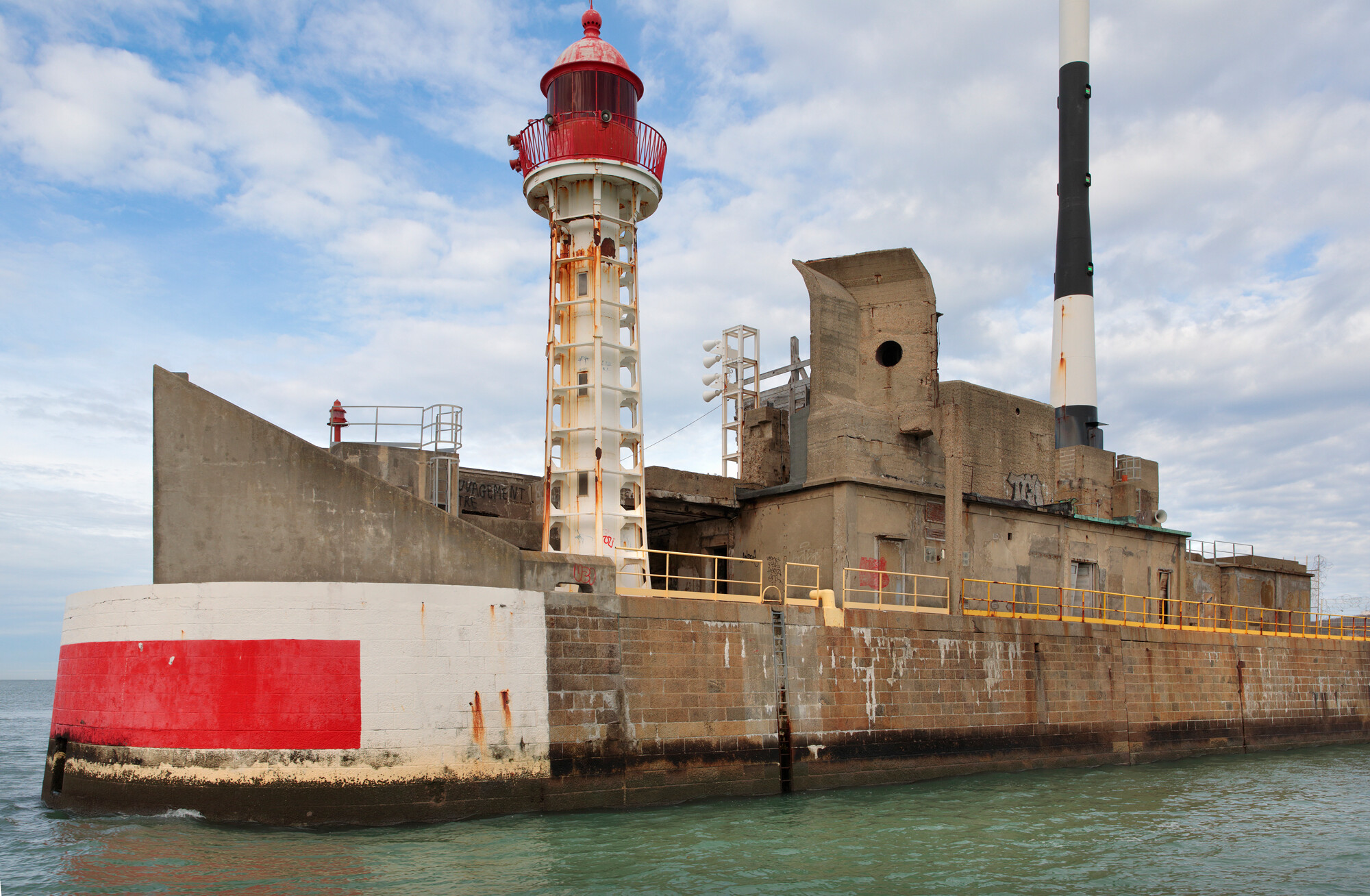 Le Havre, avant-port, pointe de la digue sud, détail des casemates allemandes.(c) Région Normandie - Inventaire général ; Chéron Philippe 