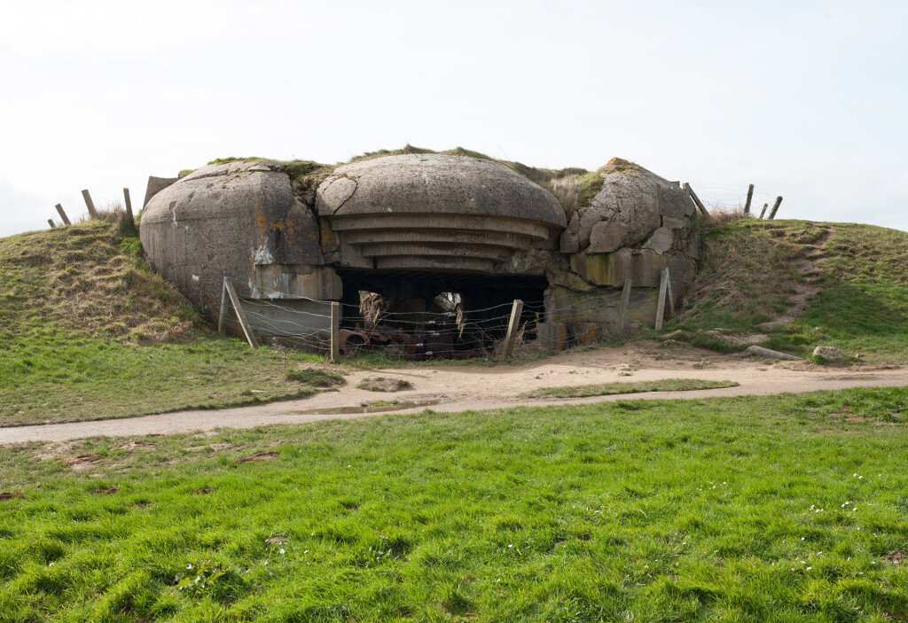Casemate de la batterie de Longues-sur-Mer.(c) Région Normandie - Inventaire général ; de Rugy Manuel.