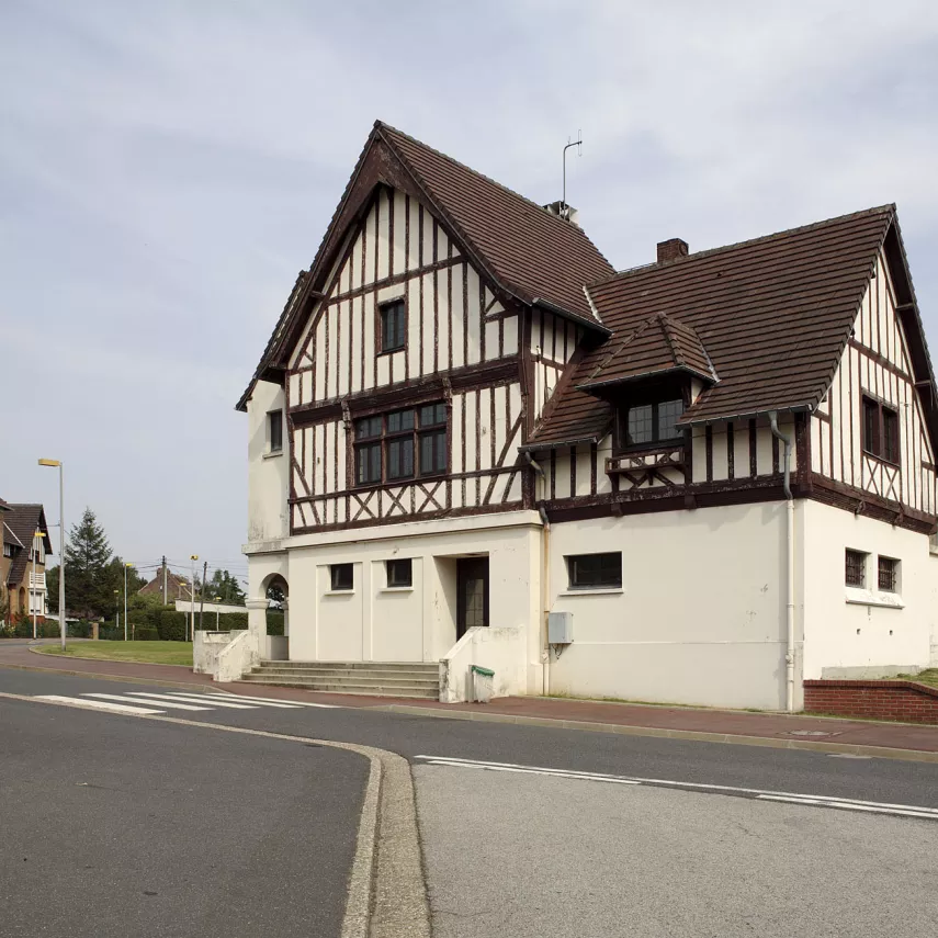 Photograpahie de la salle des fêtes de la cité de la Petite campagne