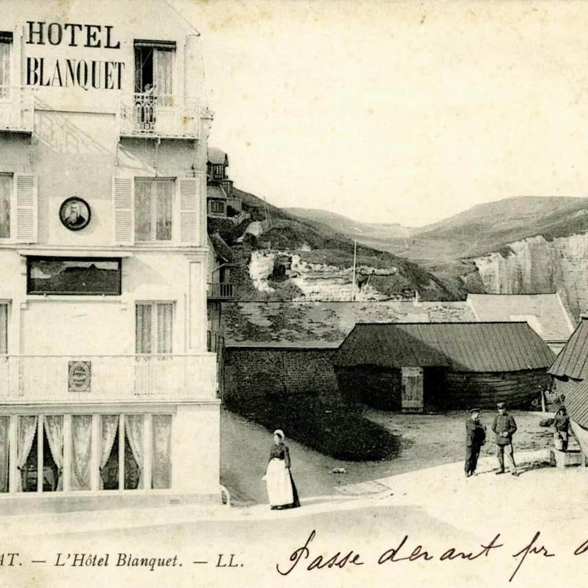 Carte postale de l'hôtel Blanquet à Etretat.